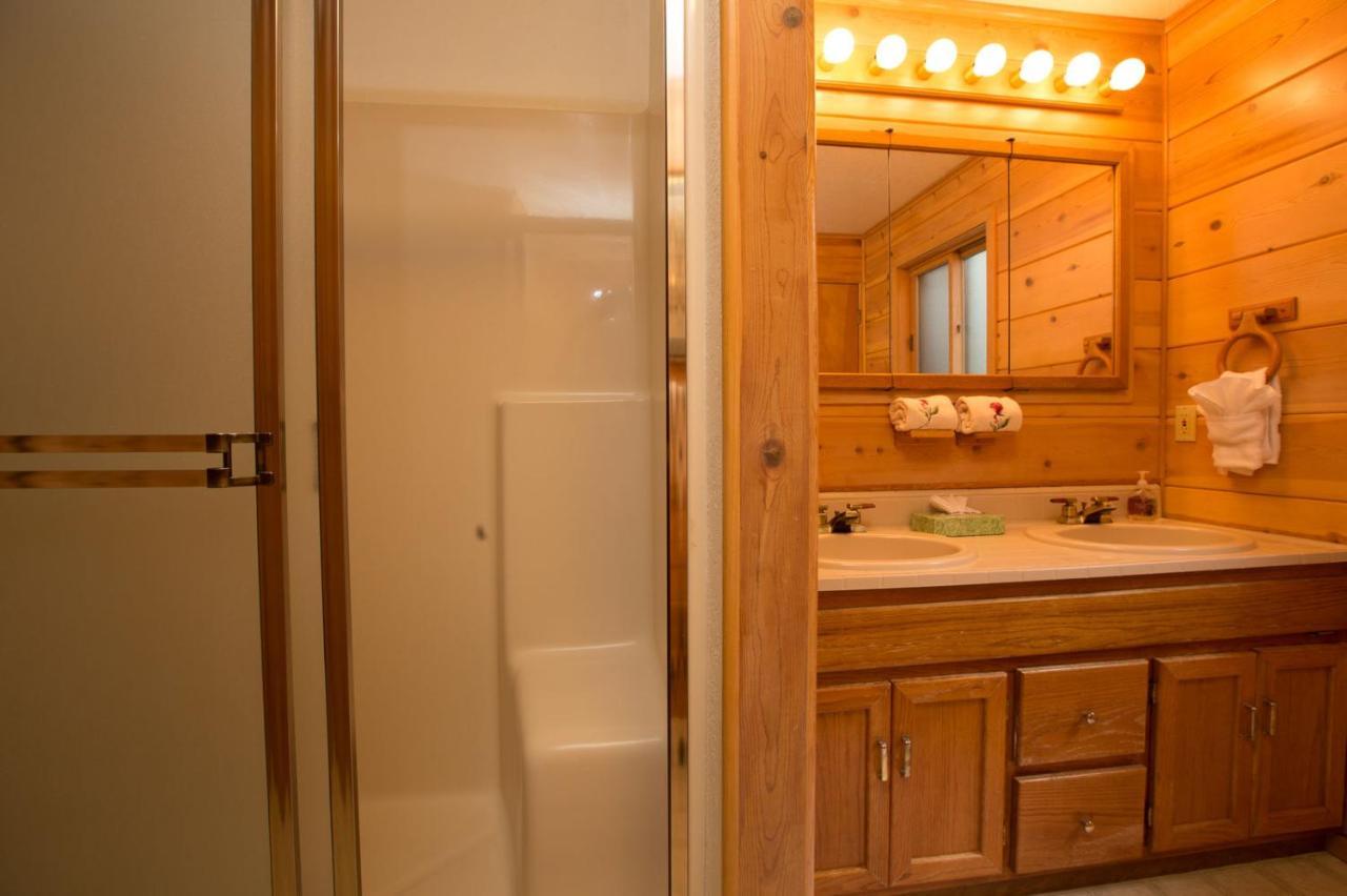 Mirror Pond Bungalow Bend Buitenkant foto